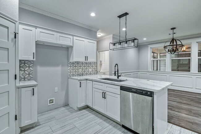 Building Photo - 11315 Alcott Dr