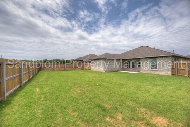 Building Photo - For Lease | East Tulsa - BA Schools | $189...