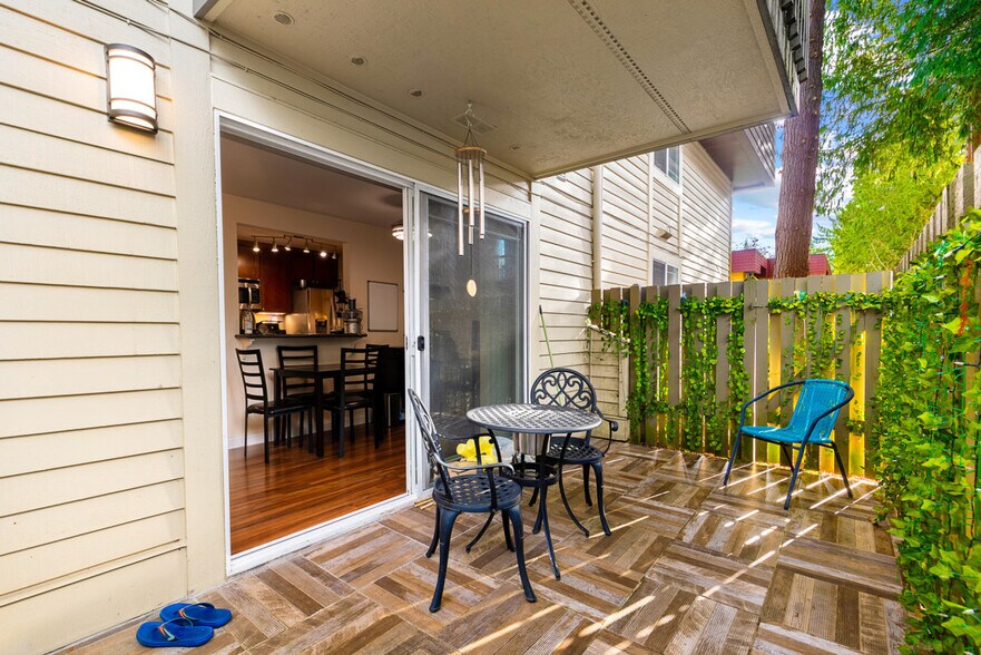 Building Photo - 501 141st Ave SE