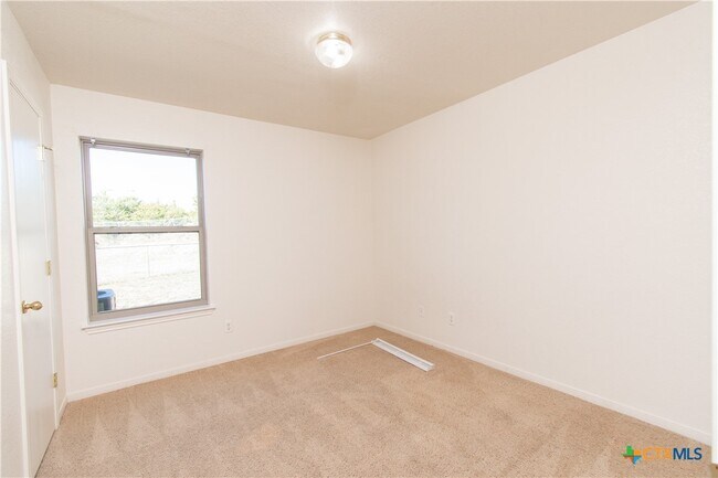 Building Photo - 609 Bermuda St