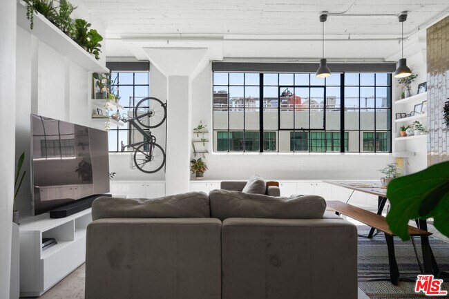 Building Photo - 420 San Pedro St