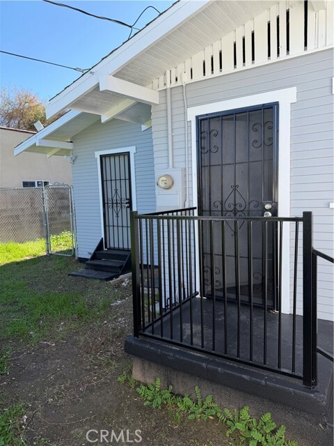 Building Photo - 1305 E 17th St