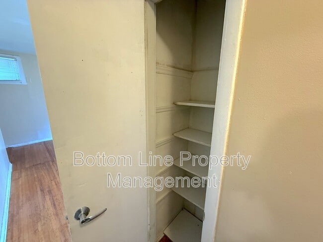 Building Photo - 3432 Sargeant Dr