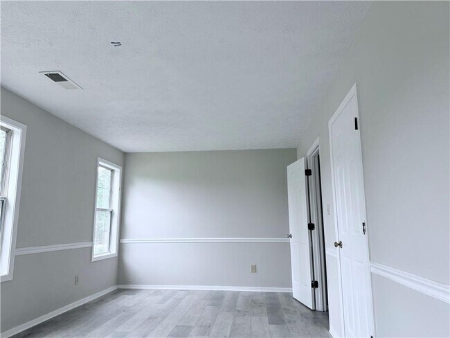 Building Photo - 2535 Selman Dr NW