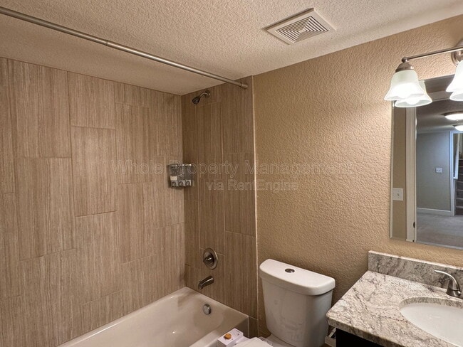 Building Photo - 2118 E 21st Ave