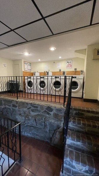 Building Photo - 149 Main St