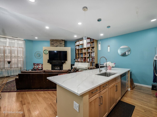 Building Photo - 2828 N Talman Ave