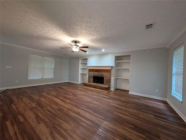 Building Photo - 3004 Dogwood Ln