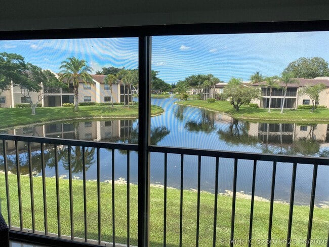 Building Photo - 9285 Vista Del Lago
