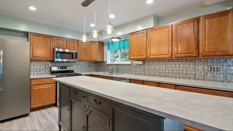 Building Photo - 8240 S Marion View Cir