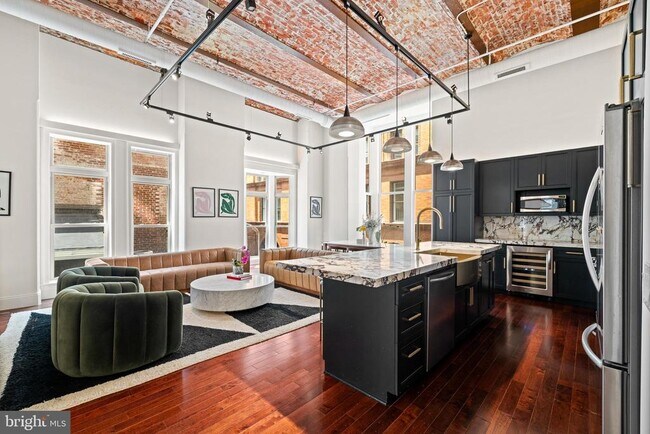 Building Photo - 421 Chestnut St