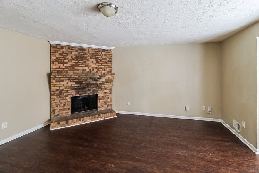 Building Photo - 5351 Ridgemere Ct