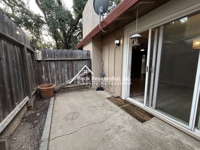 Building Photo - 5814 Shadow Creek Dr