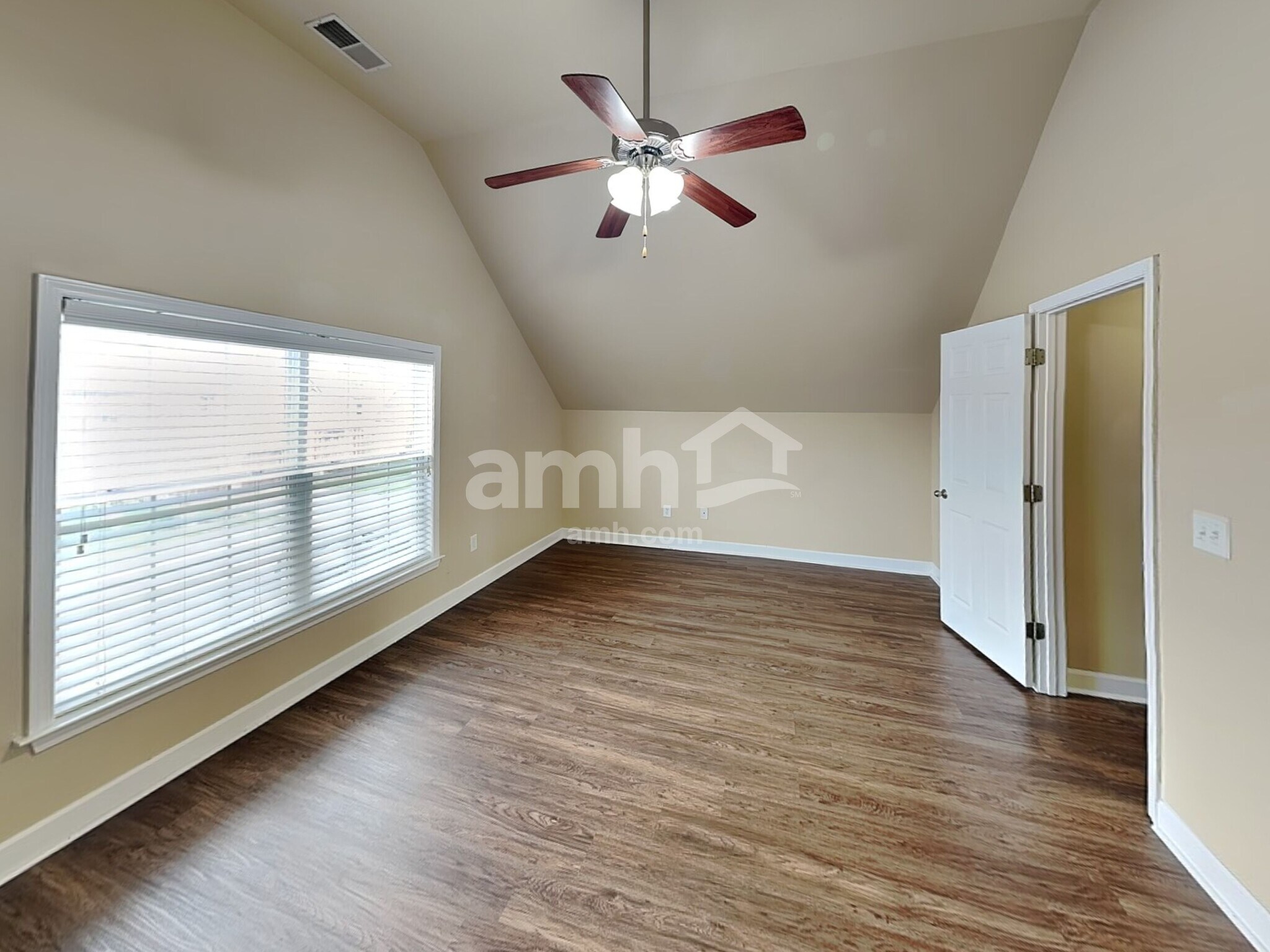 Building Photo - 3016 Sommette Dr