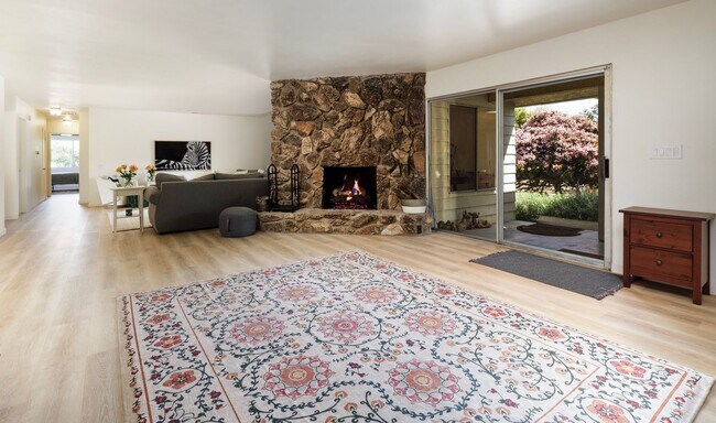 Building Photo - Discover Your Dream Sanctuary at Braemar Ranch, Yankee Farm!