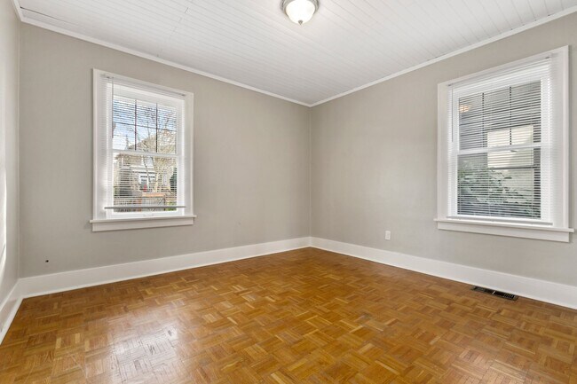 Building Photo - 4Bd/1.5Ba Seattle House