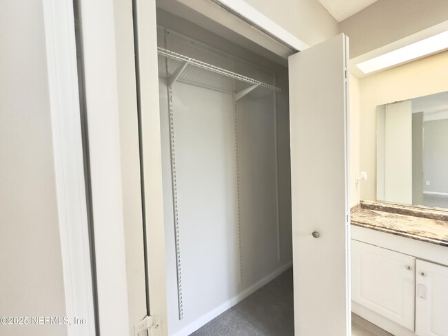 Building Photo - 8475 Seton Ct