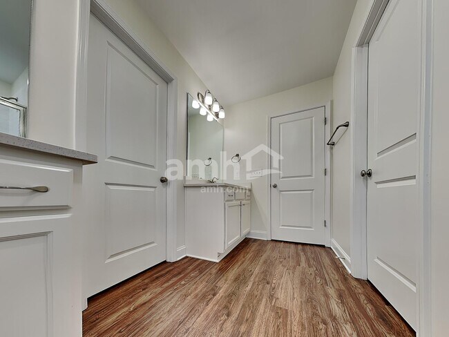 Building Photo - 3204 Brierhill Rd