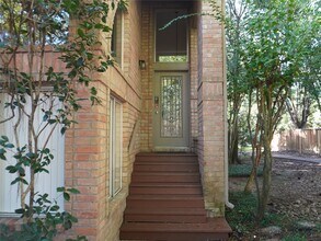 Building Photo - 31 N Lakeridge Cir