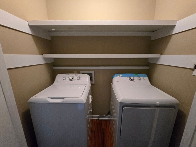 Building Photo - 622 Garfield Dr