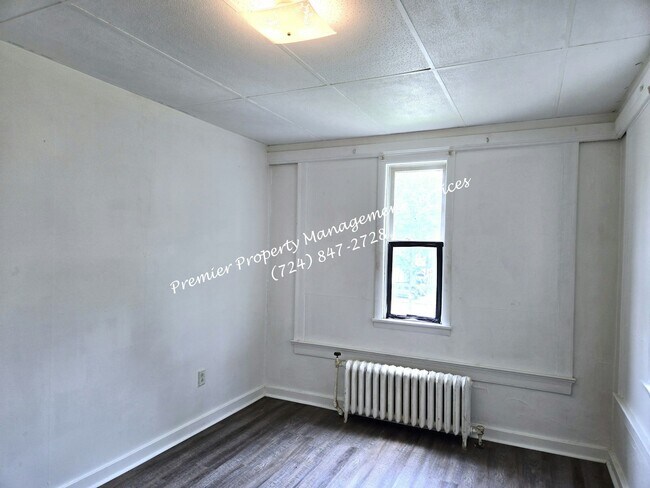 Building Photo - 415 N Main St