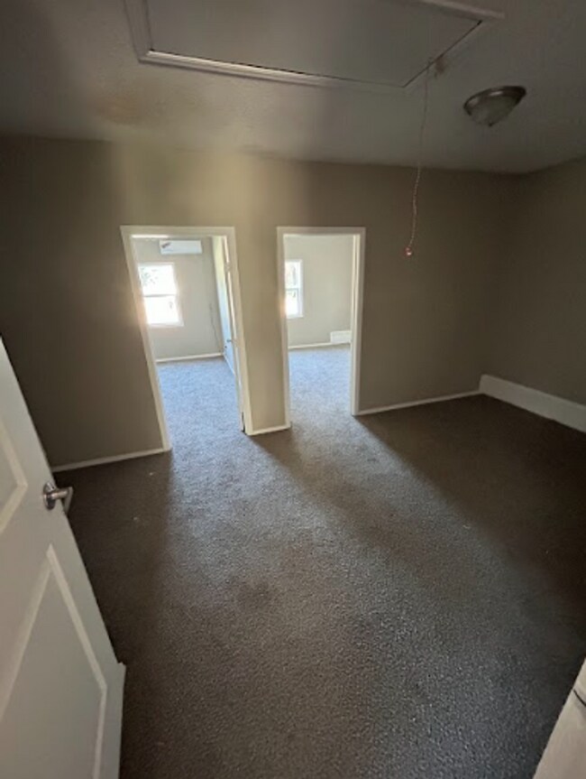 Building Photo - Charming 5 Bedroom Rent to Own Home!!