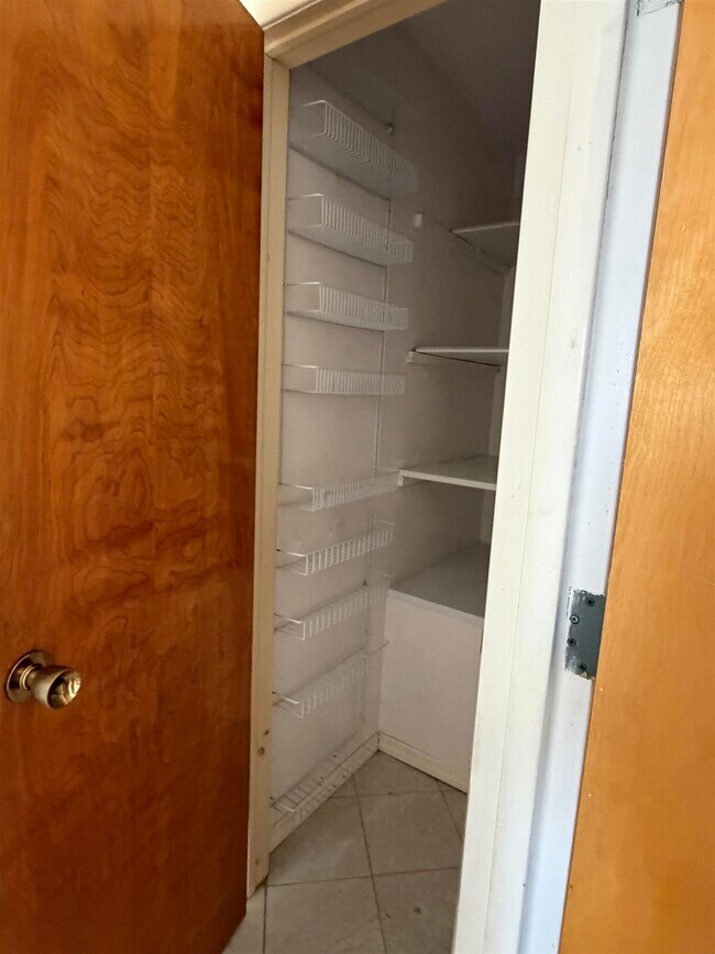 Building Photo - 200 Culver Ave