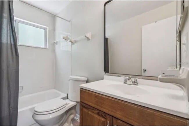 Building Photo - 2564 Woodgate Blvd