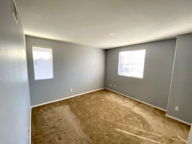 Building Photo - patt1460 Sapphire