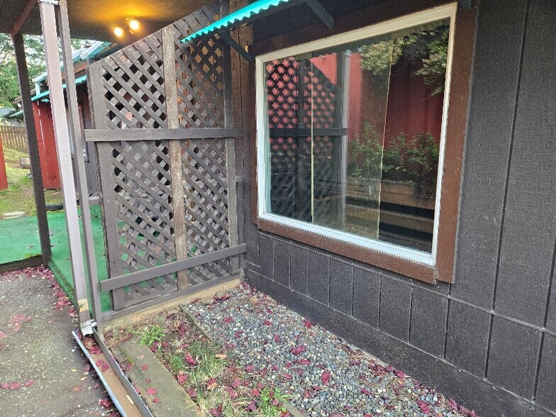 Building Photo - 308 Maple St