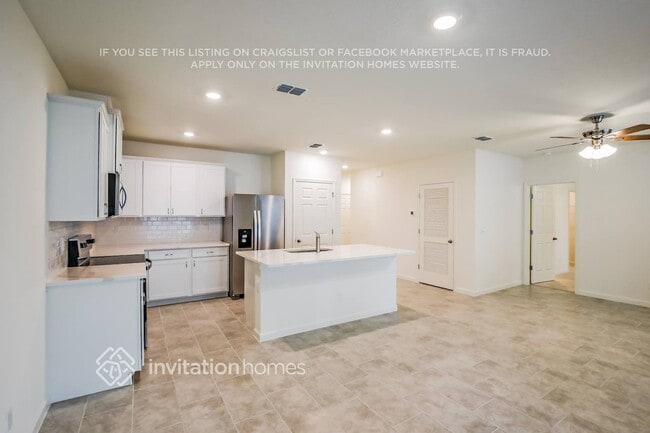 Building Photo - 565 Seaspray Dr