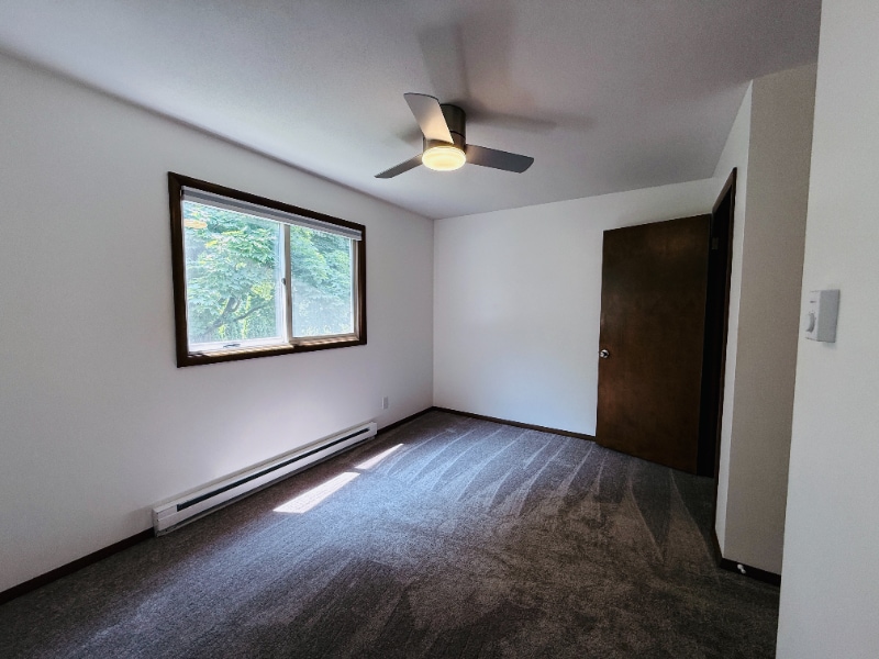 Building Photo - 1332 W Glenlord Rd