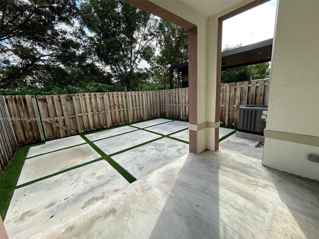 Building Photo - 12716 SW 131st Terrace