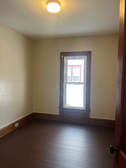 Building Photo - 99 Bowen St