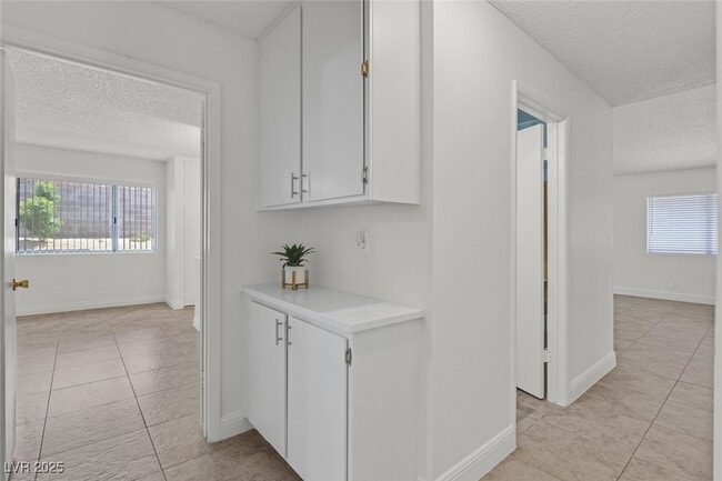 Building Photo - 3125 Belvedere Dr
