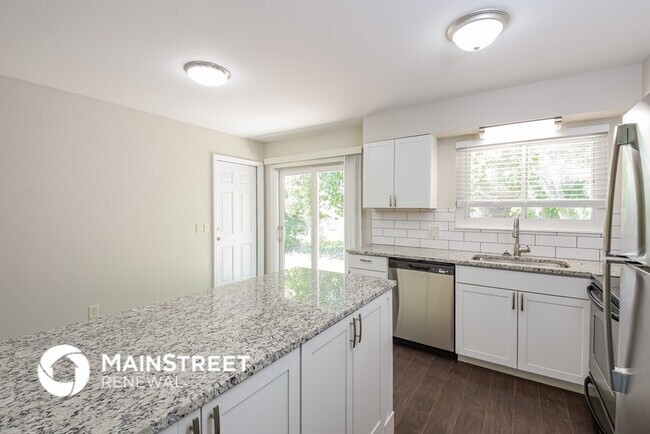 Building Photo - 2551 S Kittredge Way