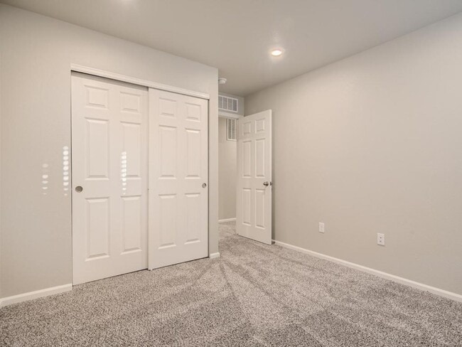 Building Photo - 12225 Creamery St