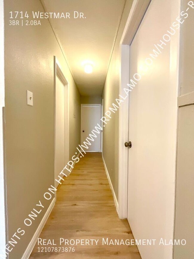 Building Photo - 1714 Westmar Dr