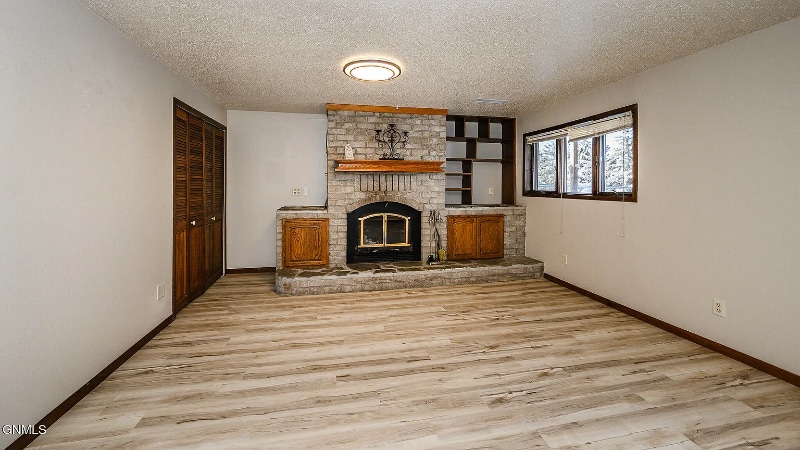 Building Photo - 1731 5th Ave NE