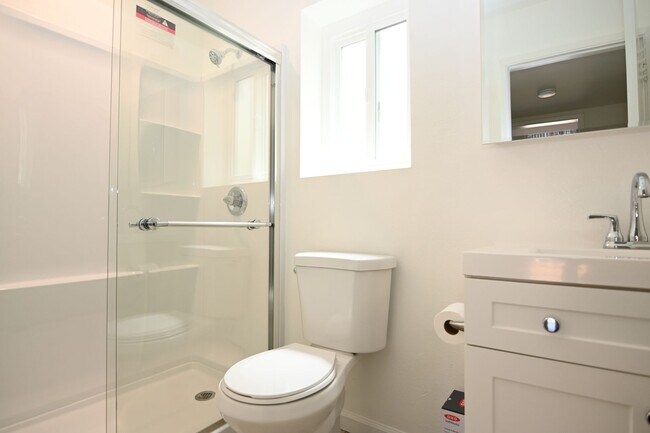 Building Photo - 460 Richfield Dr