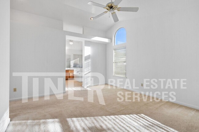 Building Photo - Spacious Home in Desireable Highland Hill ...