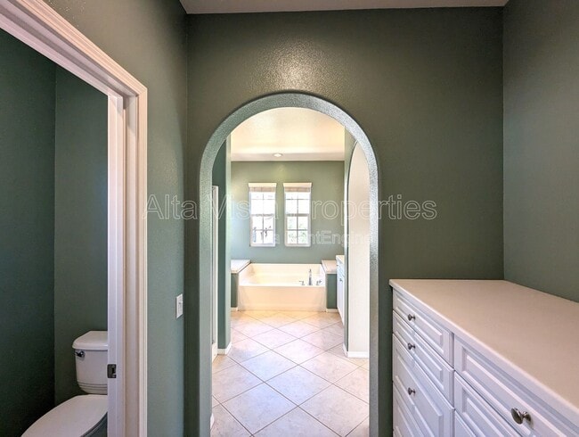 Building Photo - 8421 Kern Crescent