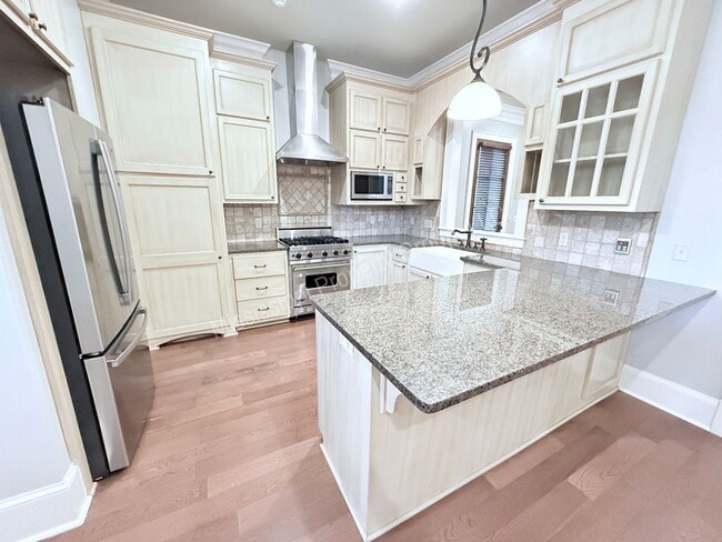 Building Photo - 3BR/3.2BA For Rent