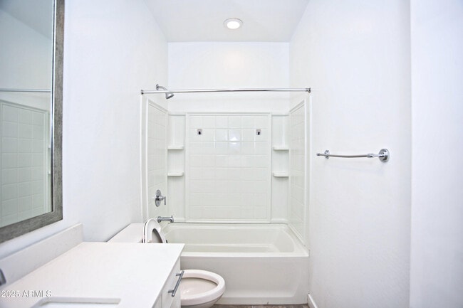 Building Photo - 1535 W Corral Rd