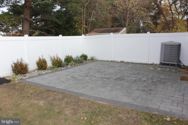 Building Photo - 252 Marble Ct