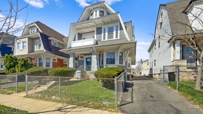 Building Photo - 19 Newfield St