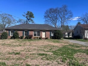 Building Photo - 832 Craig St