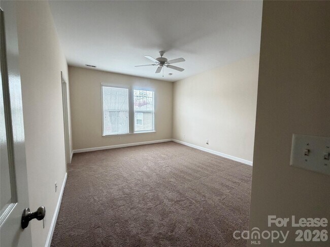 Building Photo - 9315 Rosalyn Glen Rd