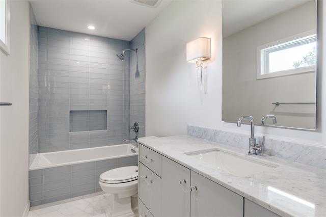 Building Photo - 3837 Clubway Ln