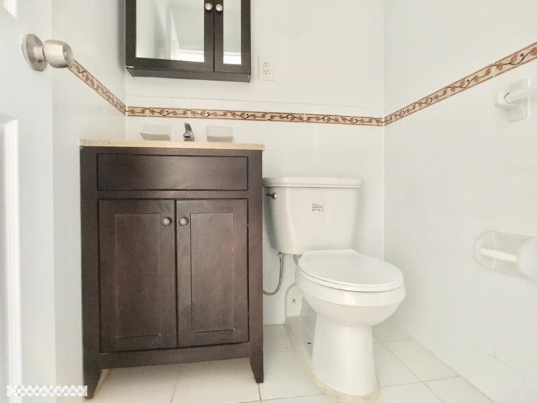 Building Photo - 3333 Broadway